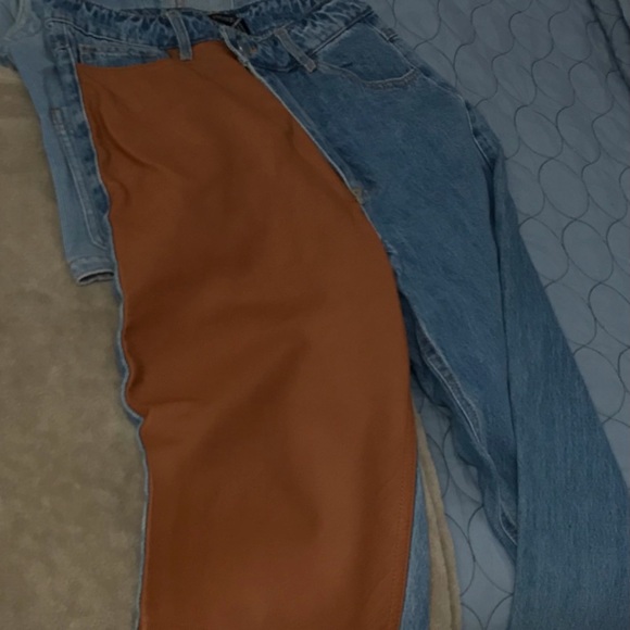 Denim with leather - Picture 2 of 3